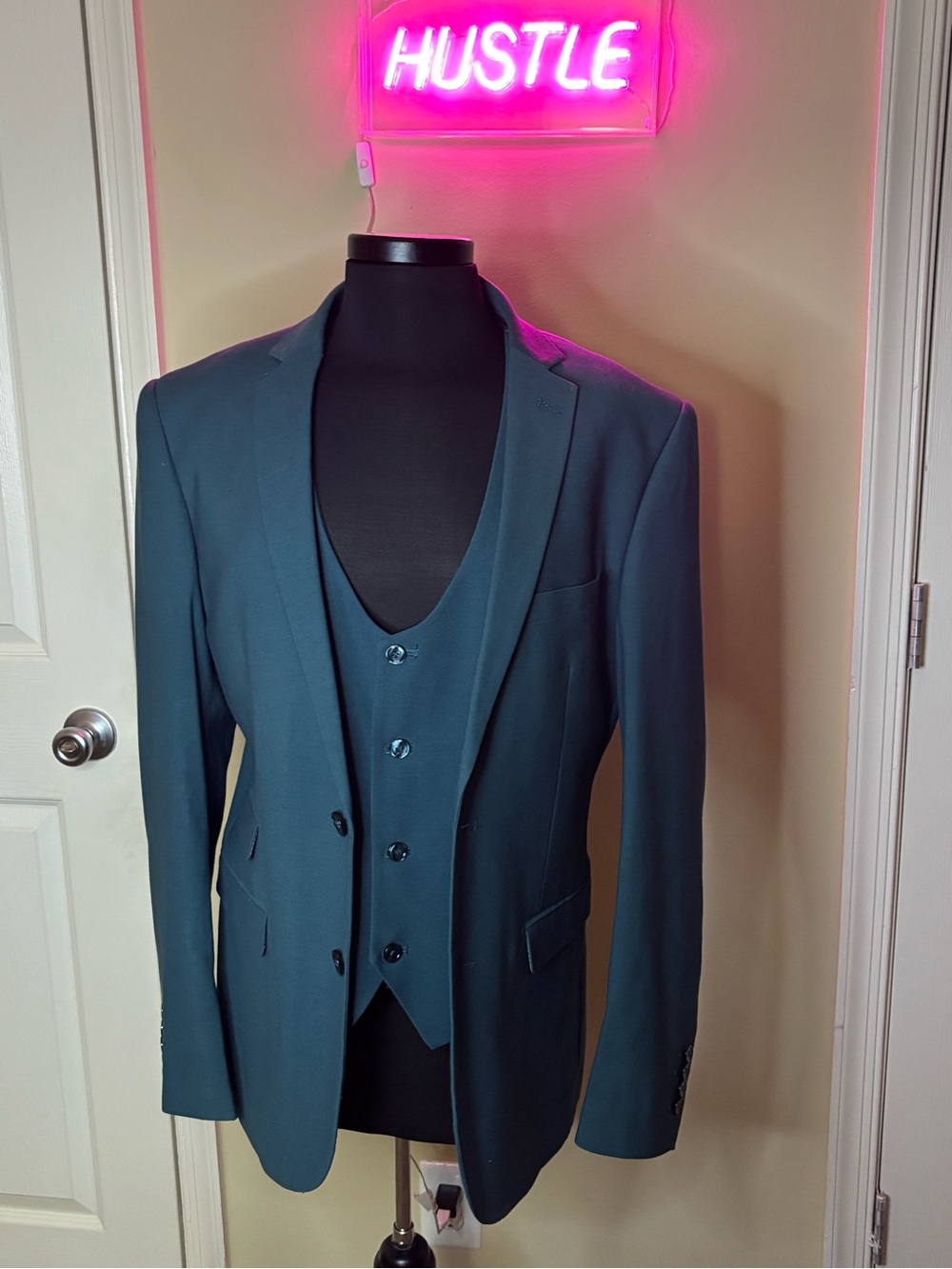 Pre loved Men's Dark Teal 3 Piece Suit Blazer, Vest & Pants, Slim Fit, 33W, 40L